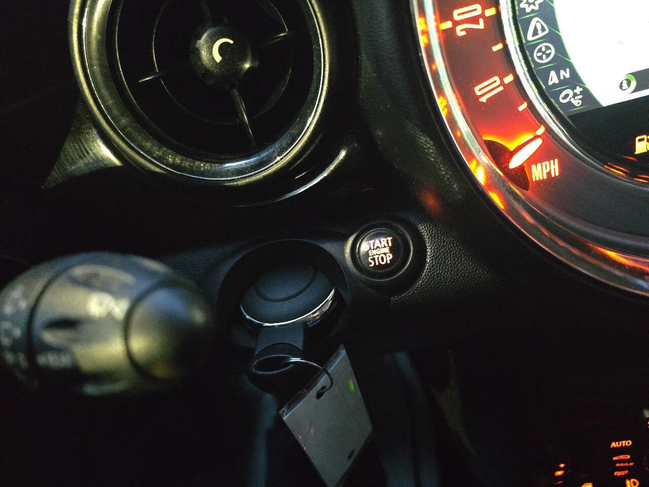 Used 2012 MINI Cooper Clubman S w/ Technology Pkg image 31