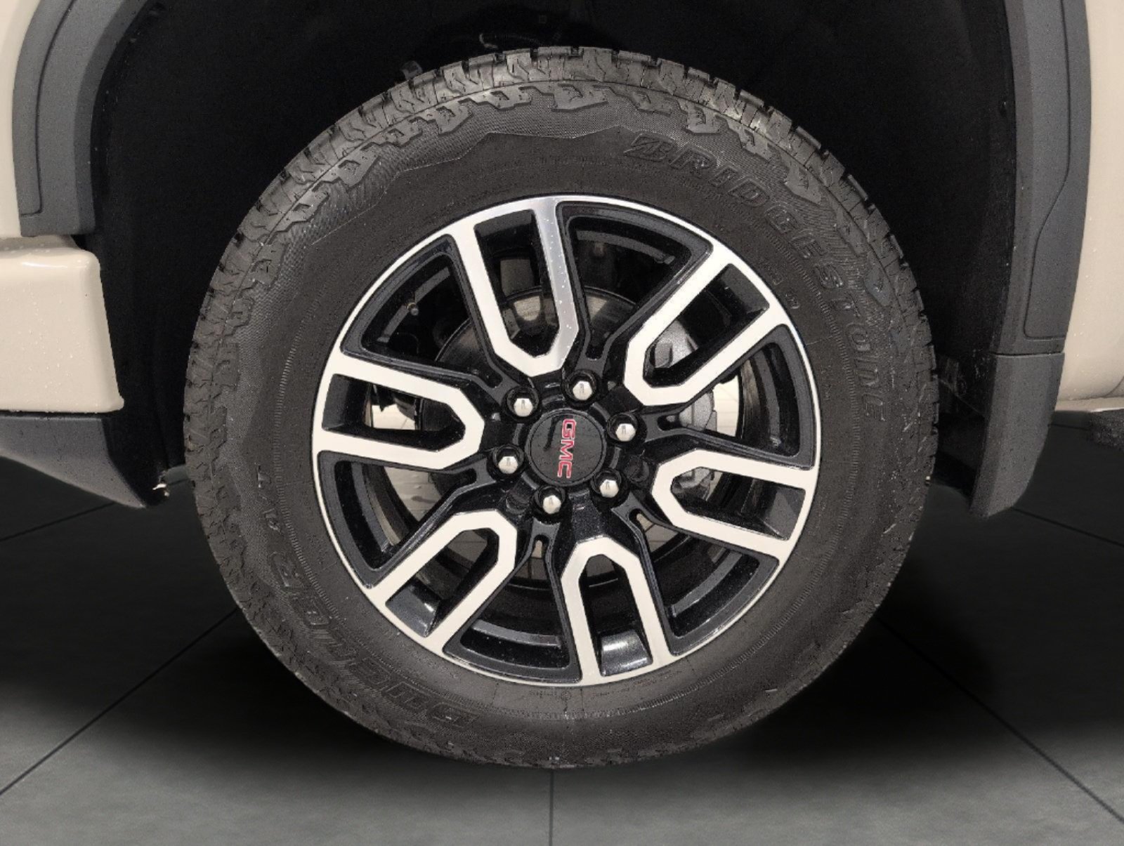 Used 2026 GMC Sierra 1500 AT4 w/ AT4 Premium Package AWD/4WD image 5