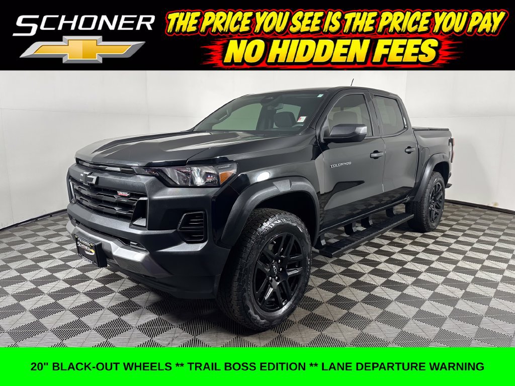 Used 2024 Chevrolet Colorado Trail Boss w/ Advanced Trailering Package AWD/4WD image 1