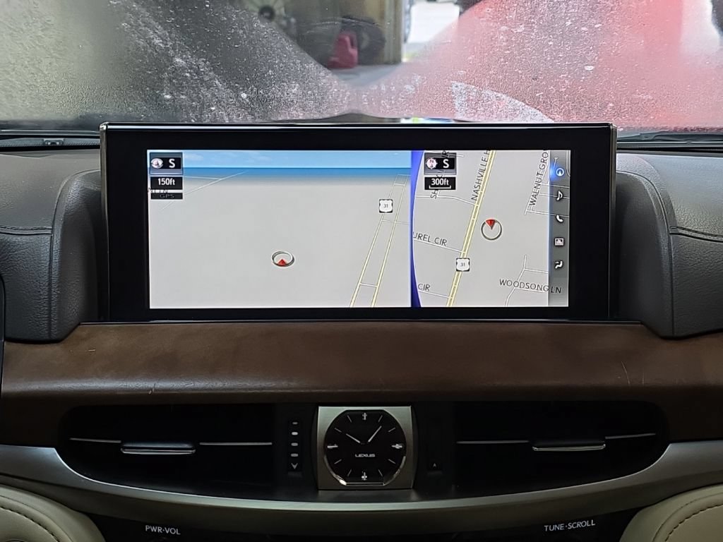 Used 2019 Lexus LX 570 4WD w/ Luxury Package image 24
