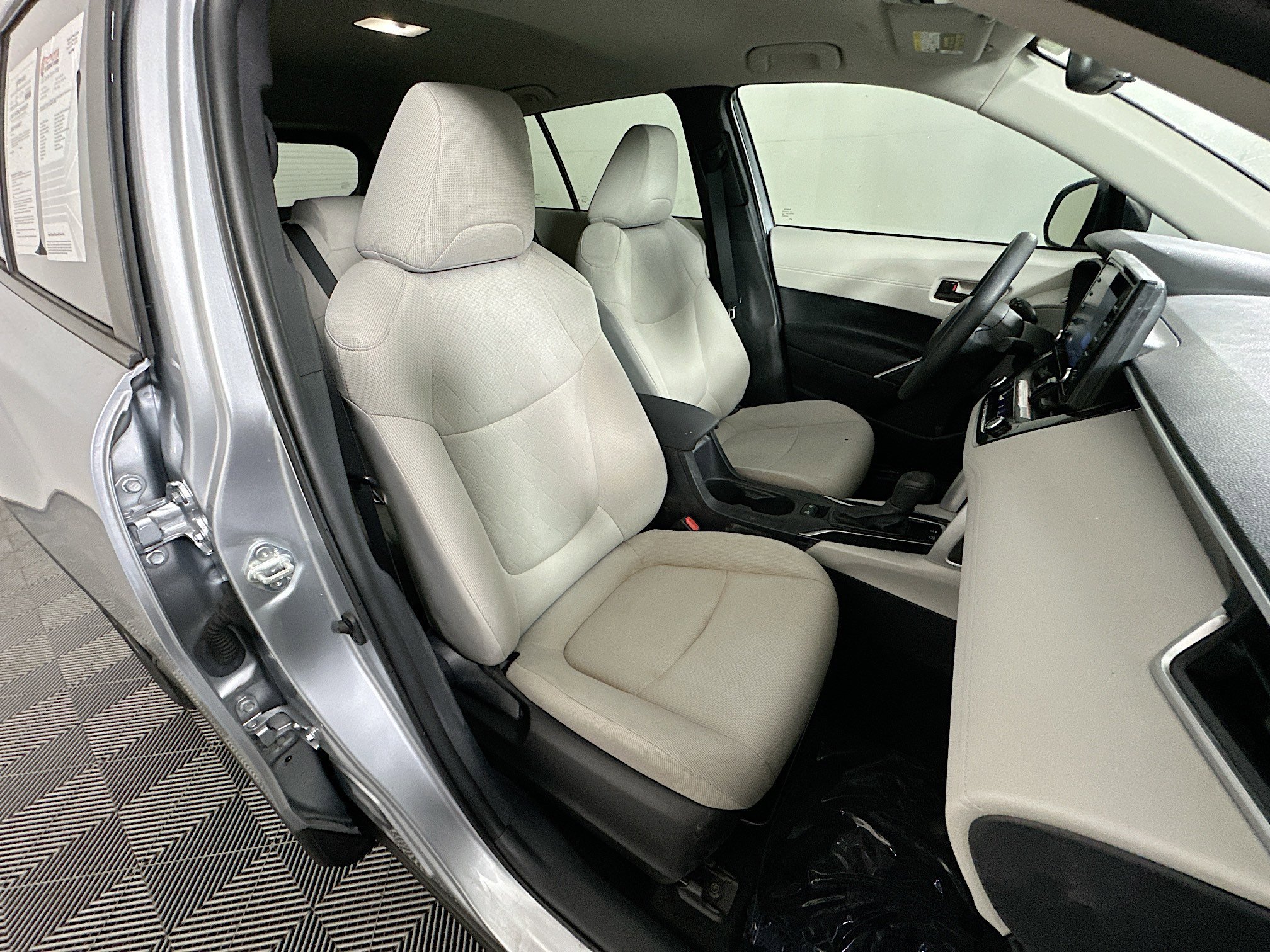 Used 2022 Toyota Corolla Cross L FWD image 24
