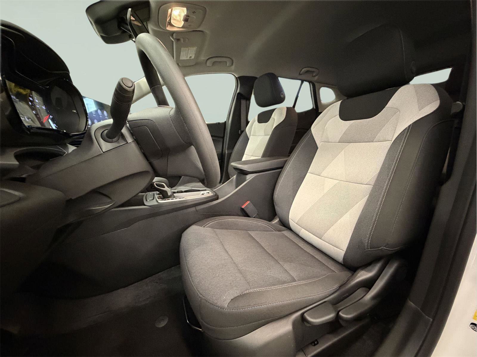 Certified 2025 Chevrolet Trax LS w/ LS Convenience Package image 22