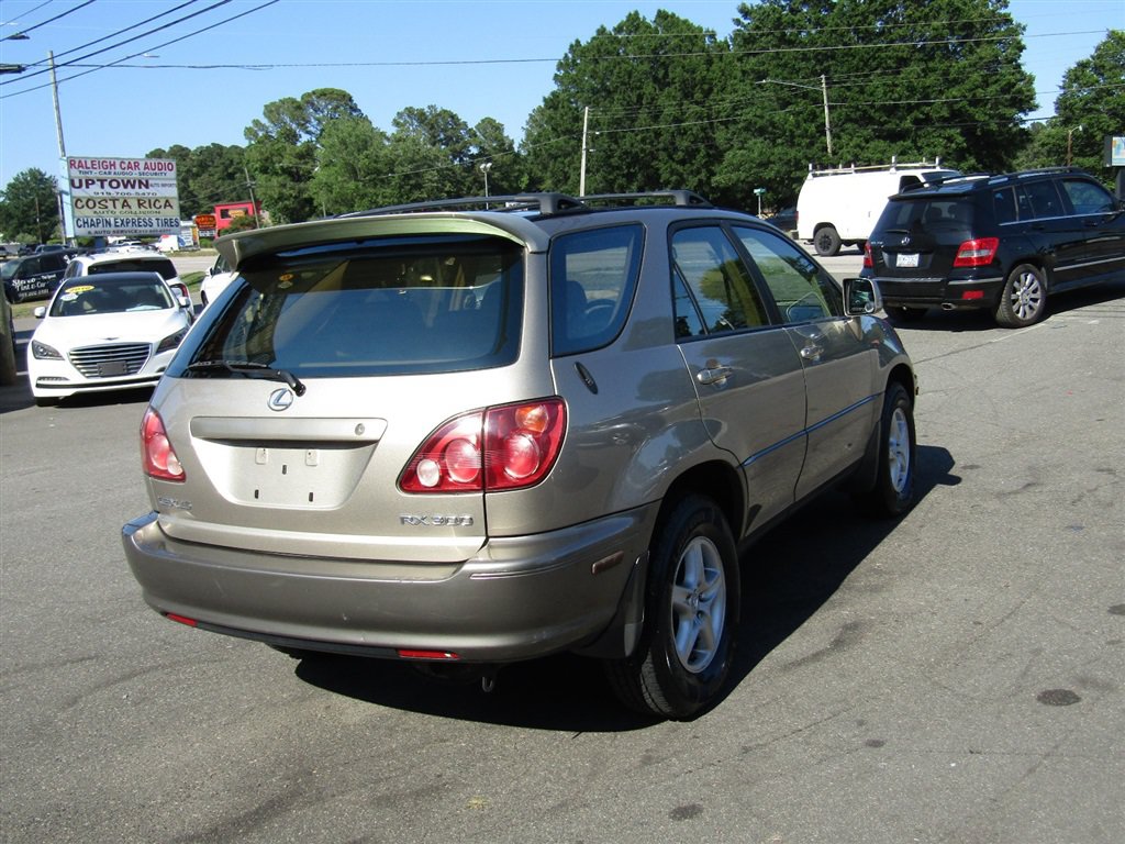 Used 2000 Lexus RX 300 4WD w/ Limited Pkg image 8