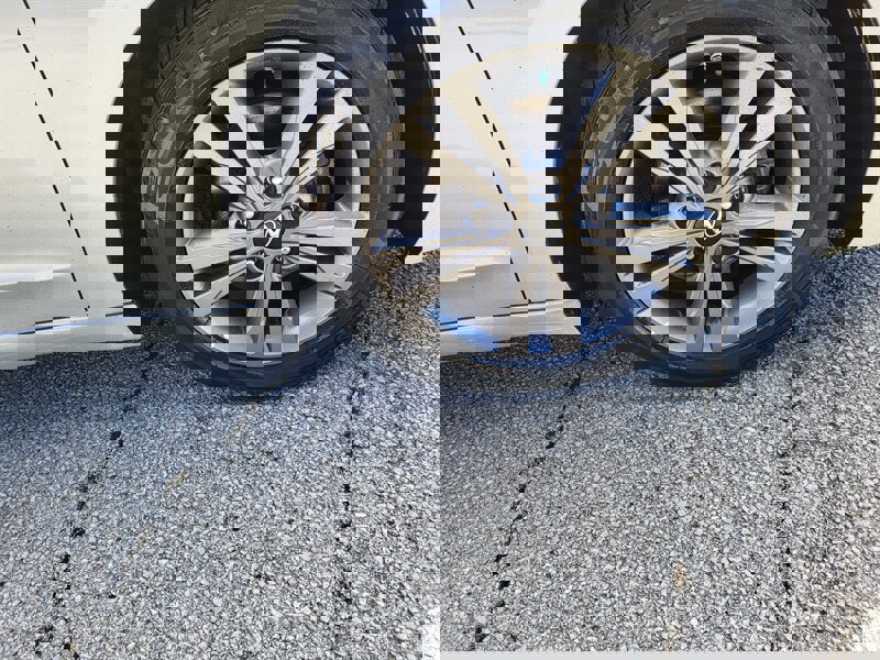 Used 2017 Hyundai Elantra SE image 27