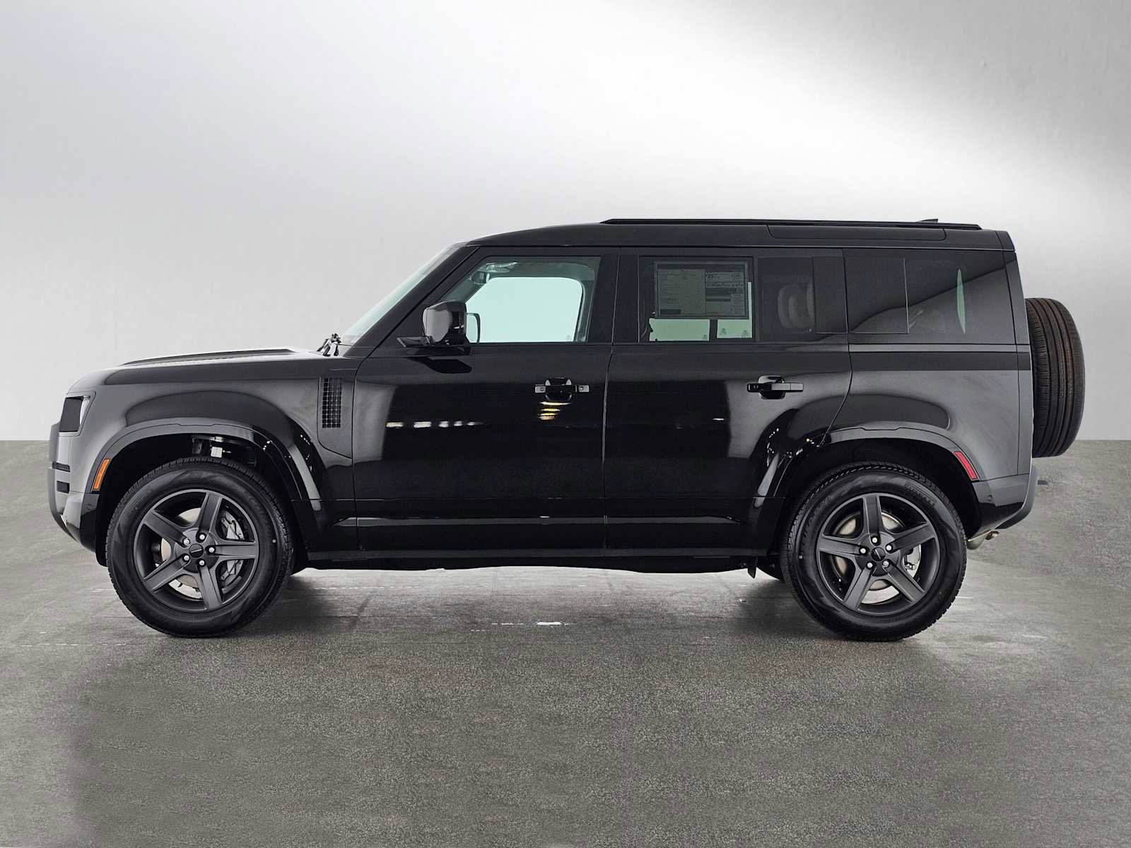 New 2026 Land Rover Defender 110 X-Dynamic SE image 2