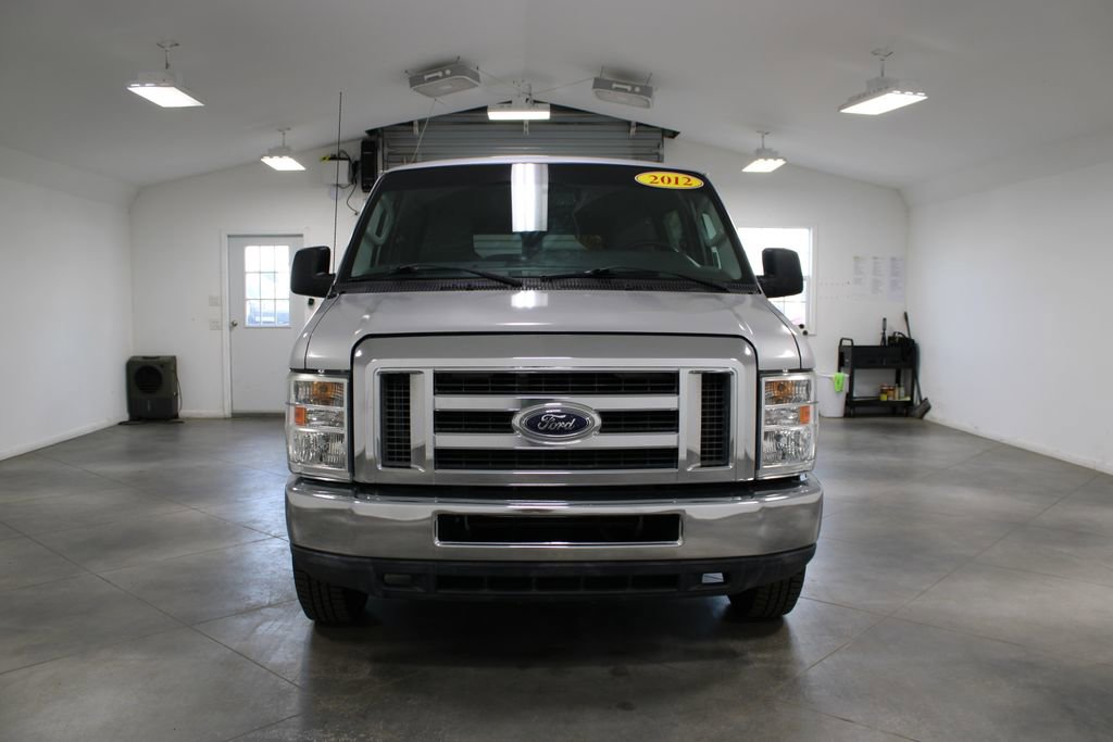 Used 2012 Ford E-350 and Econoline 350 XLT image 3