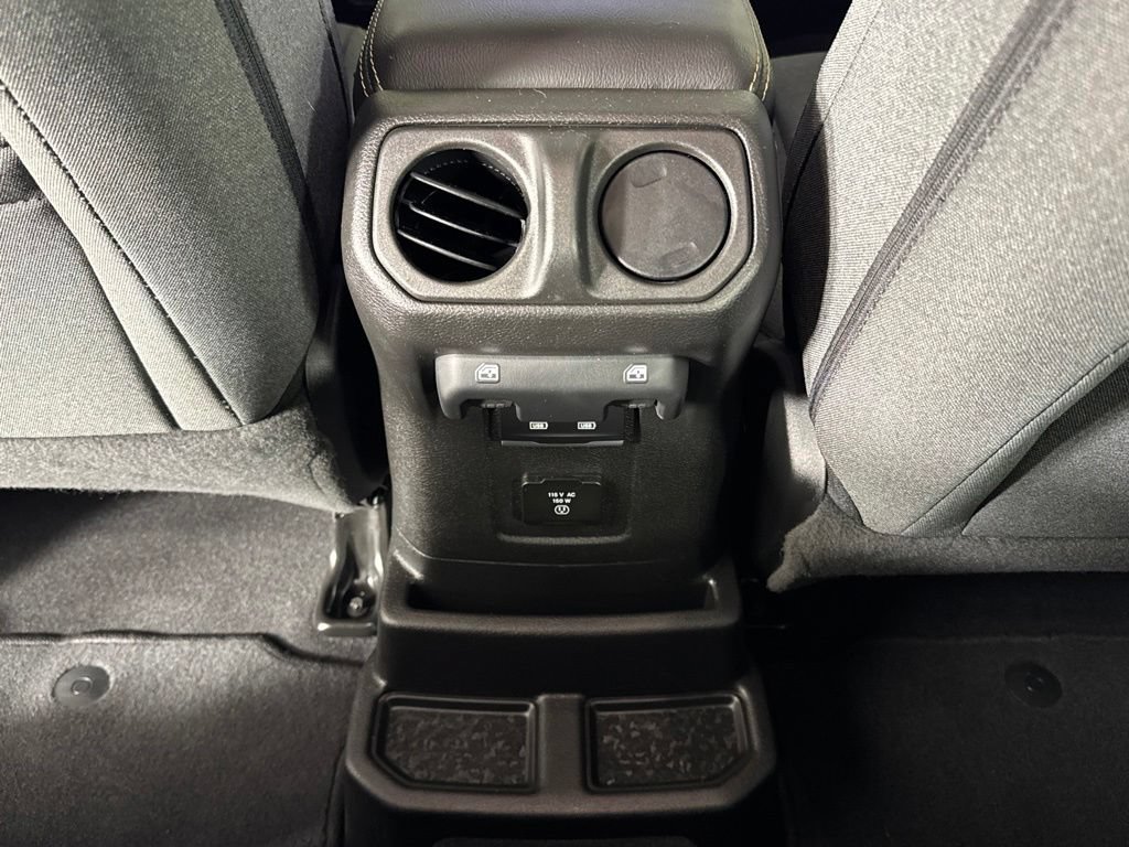 Certified 2025 Jeep Wrangler Unlimited Sahara AWD/4WD image 38
