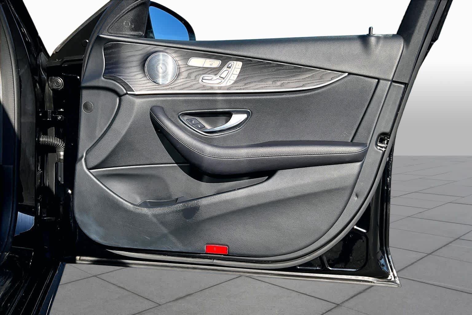 Used 2019 Mercedes-Benz E 300 image 21