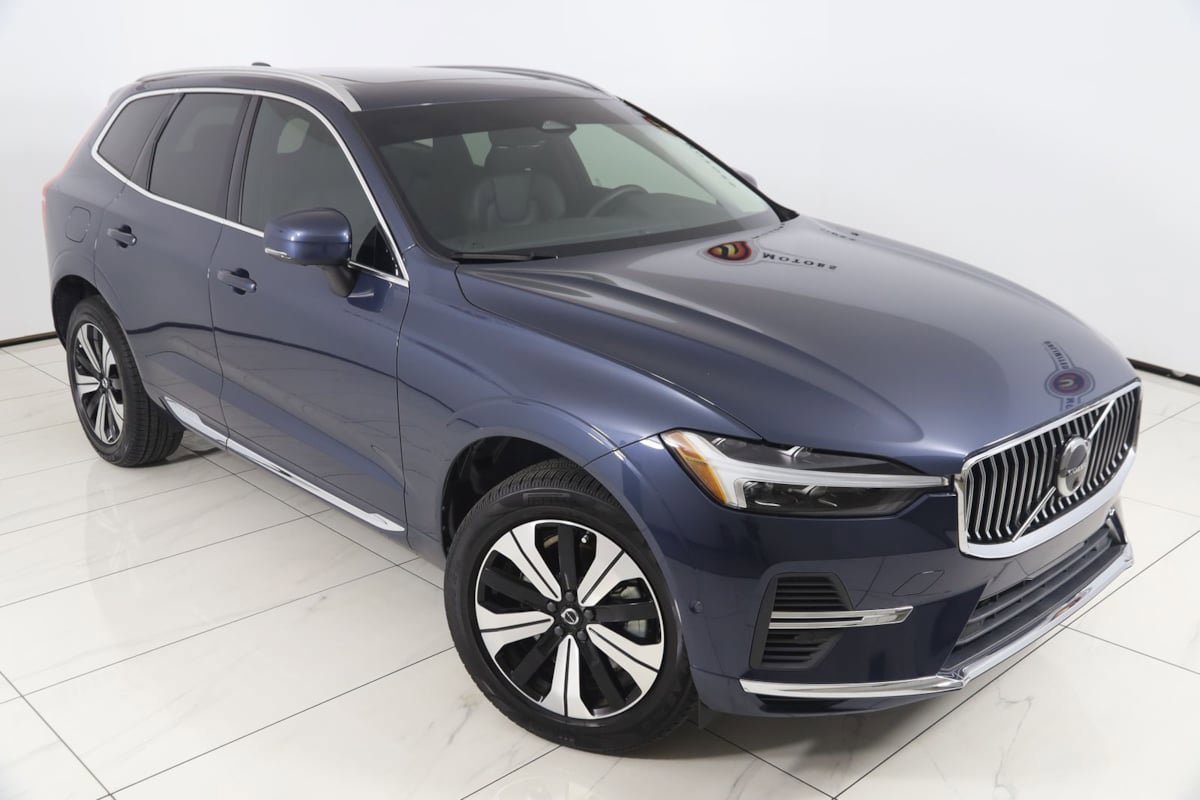 Used 2023 Volvo XC60 T8 Plus AWD/4WD image 18