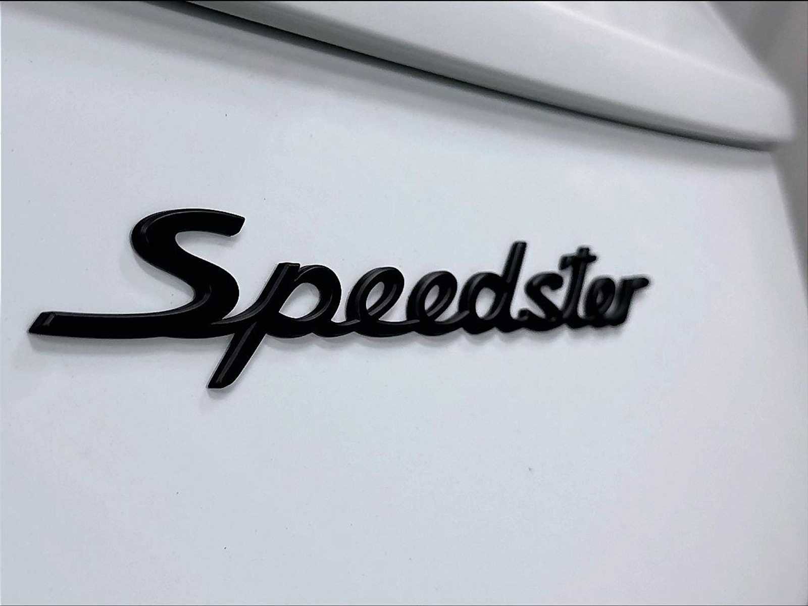 Used 2019 Porsche 911 Speedster RWD image 32
