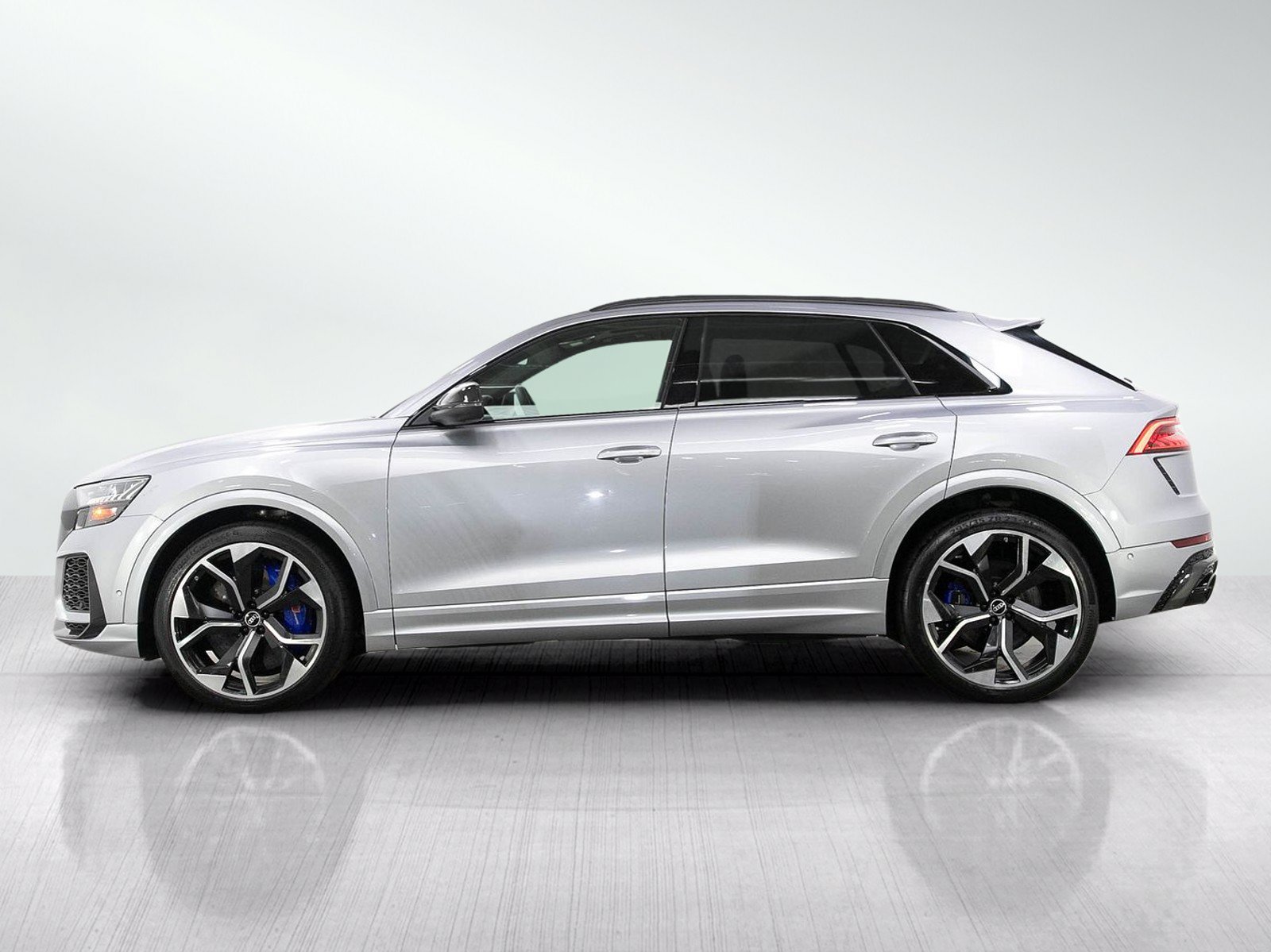 Used 2021 Audi RS Q8 w/ Carbon Optic Package AWD/4WD image 2