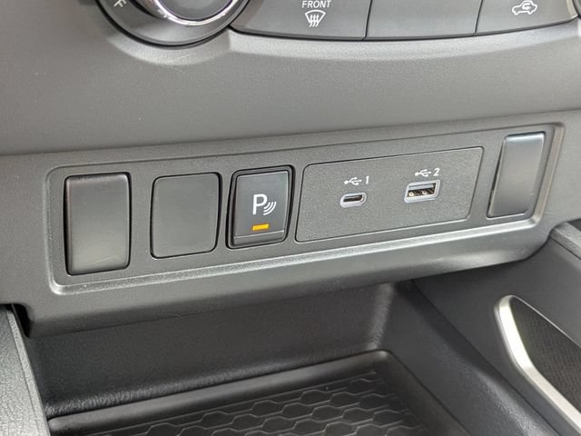 Used 2025 Nissan Frontier SV RWD image 21
