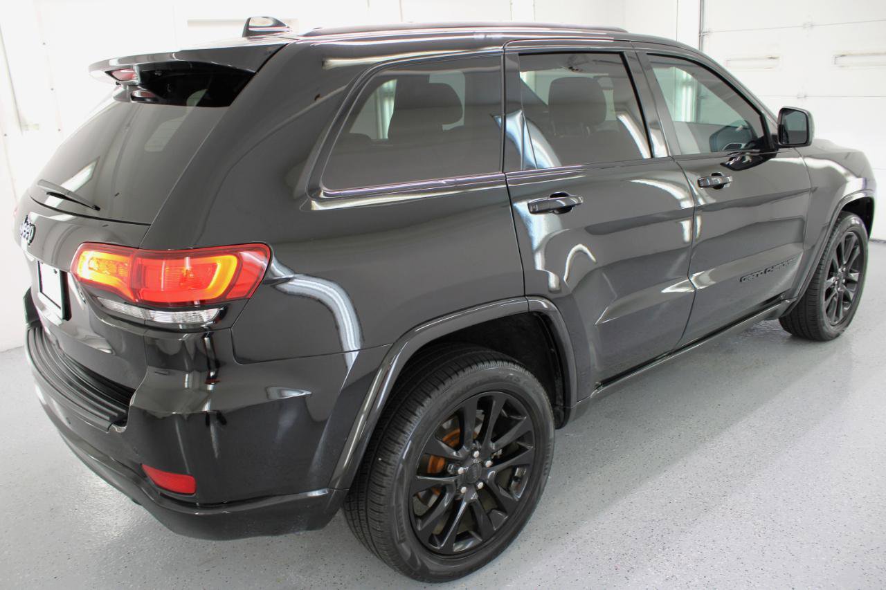 Used 2019 Jeep Grand Cherokee Altitude AWD/4WD image 10