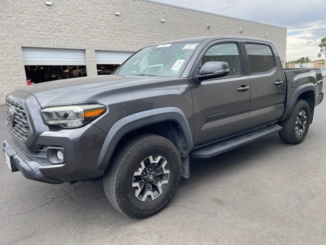 Used 2020 Toyota Tacoma TRD Off-Road w/ TRD Premium Off Road Package AWD/4WD image 4