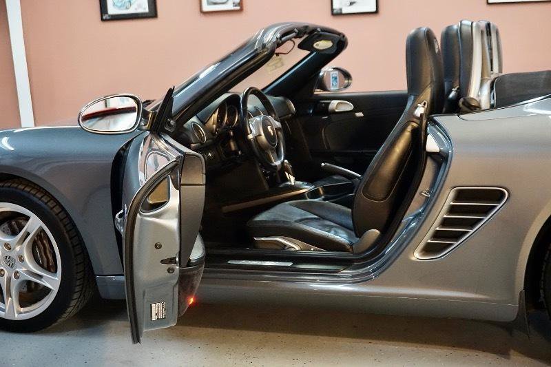 Used 2009 Porsche Boxster RWD image 40