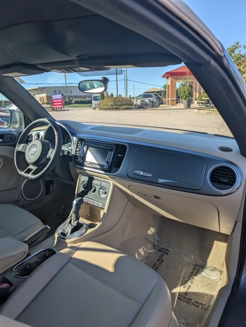 Used 2013 Volkswagen Beetle 2.5 image 17