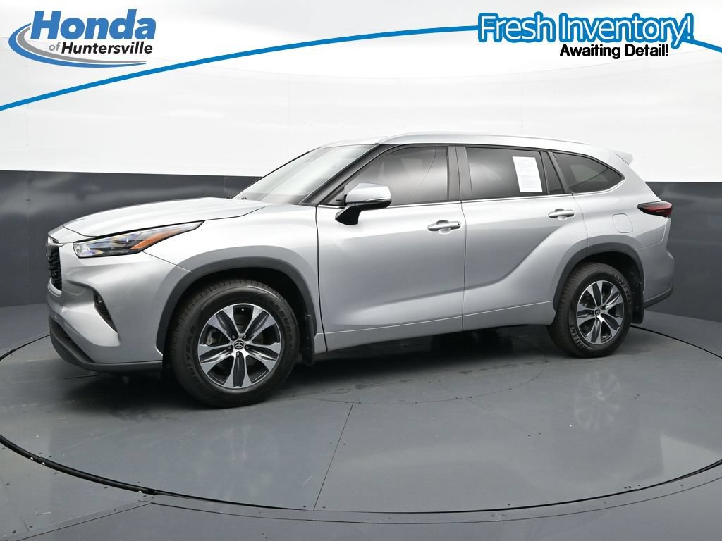Used 2024 Toyota Highlander XLE FWD image 10