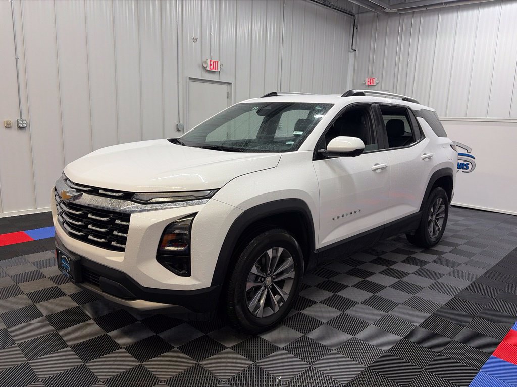 Used 2025 Chevrolet Equinox LT w/ Convenience Package II AWD/4WD image 8