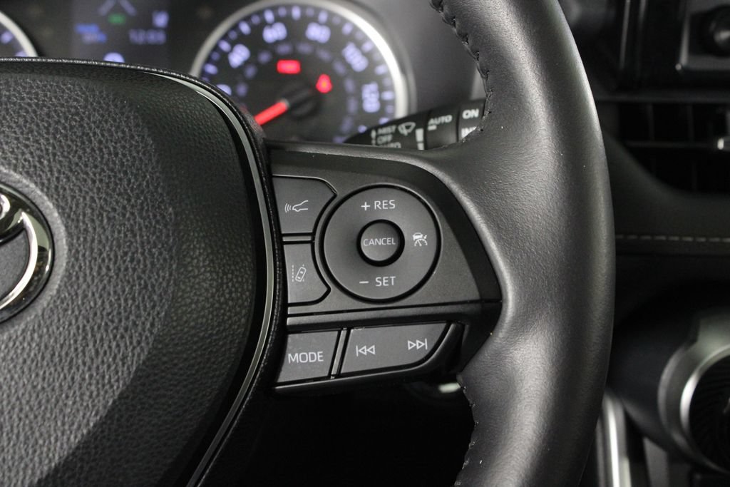 Used 2019 Toyota RAV4 XLE Premium w/ Cold Weather Package FWD image 29