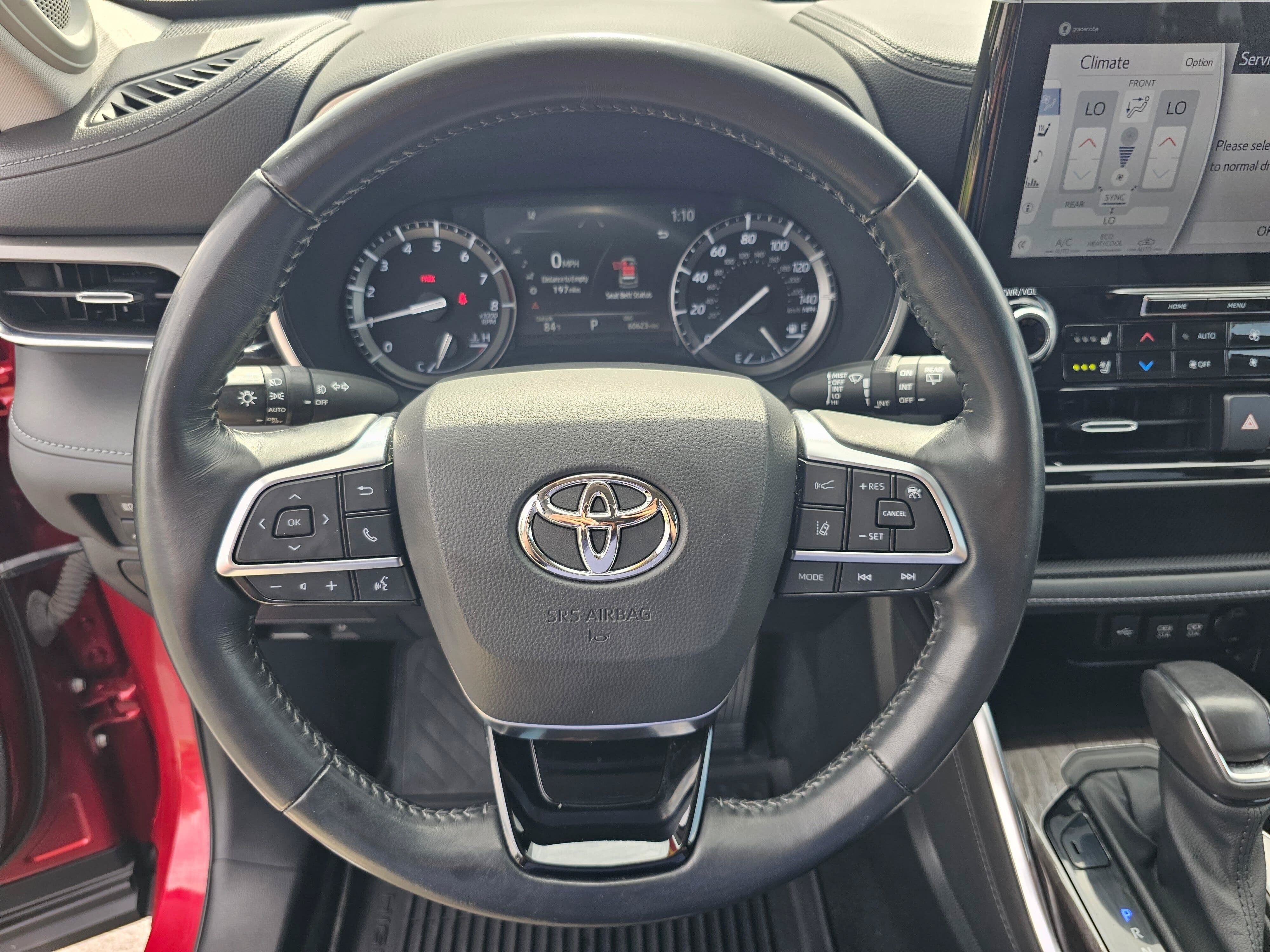Used 2021 Toyota Highlander Limited AWD/4WD image 21