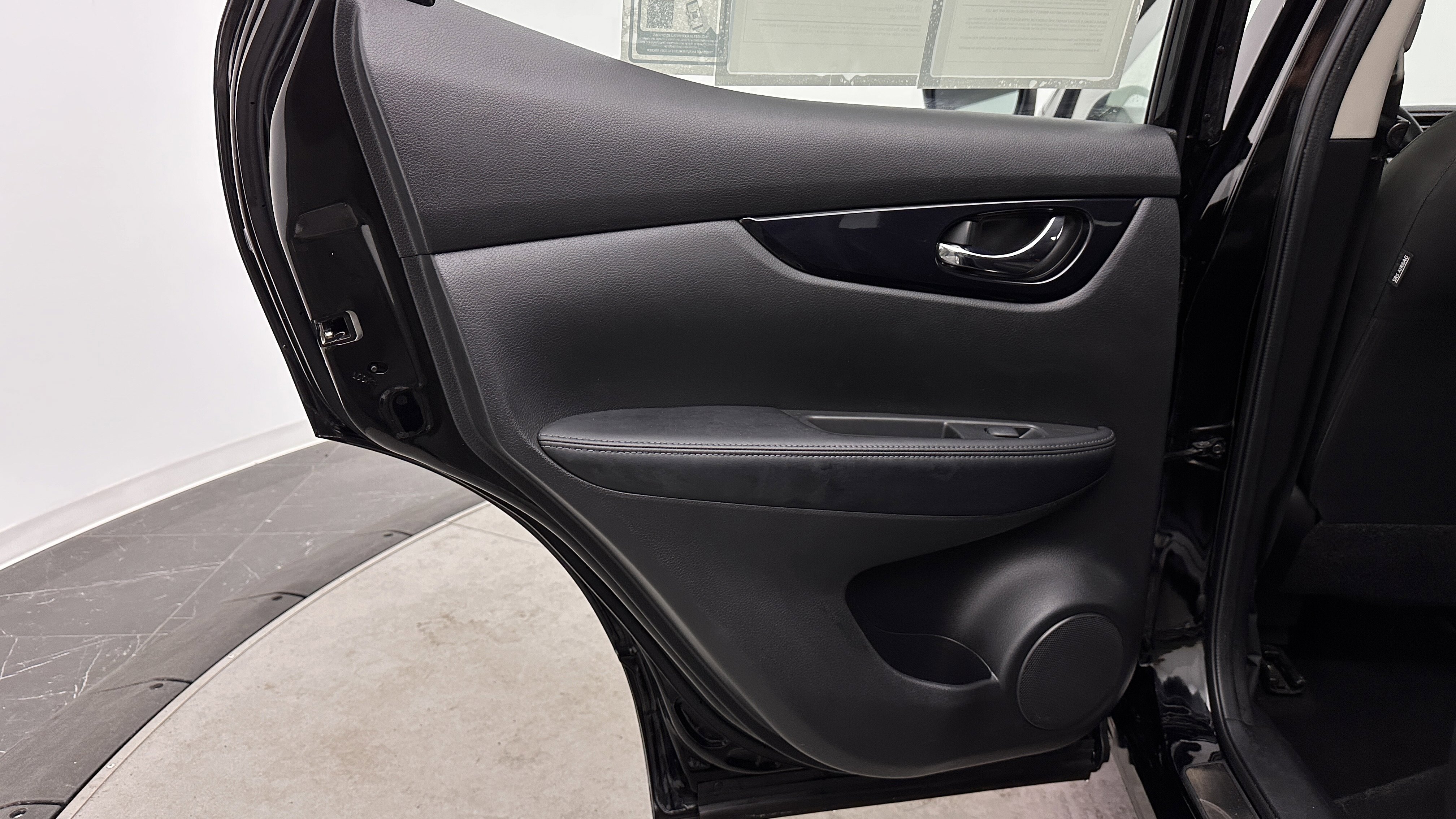 Used 2019 Nissan Rogue Sport SV FWD image 23