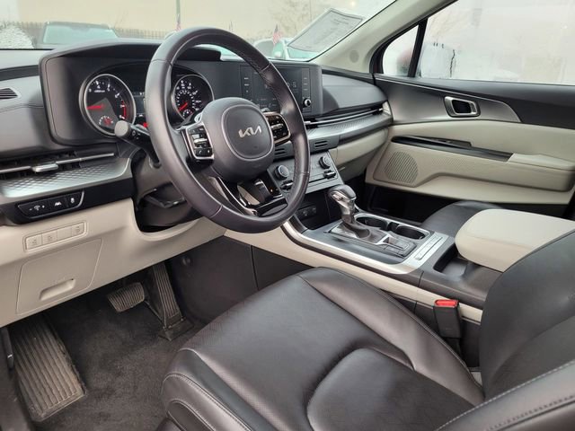 Certified 2024 Kia Carnival LX image 12