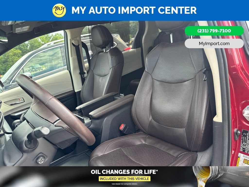 Used 2021 Toyota Sienna Platinum AWD/4WD image 14