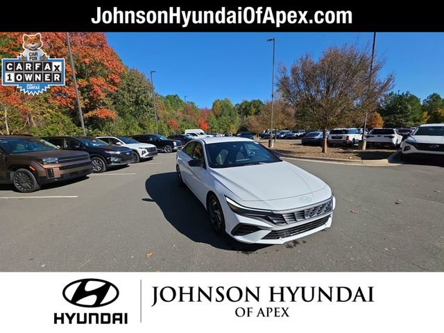 Used 2025 Hyundai Elantra Sport image 13
