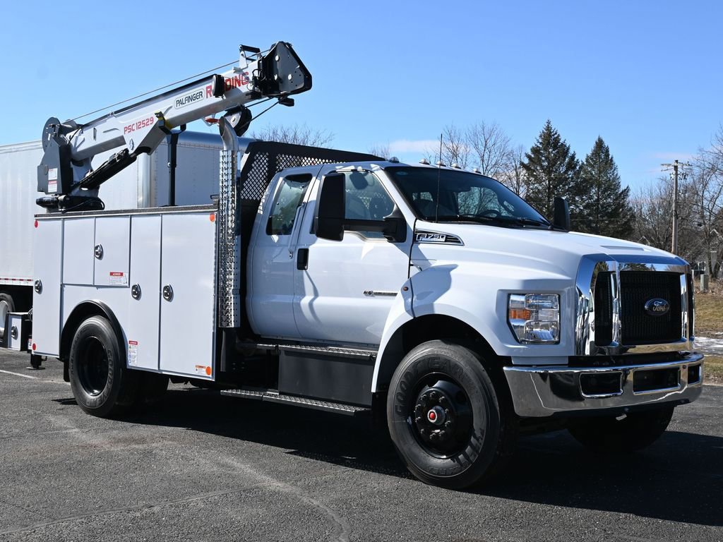 New 2026 Ford F750 2WD SuperCab Super Duty image 2