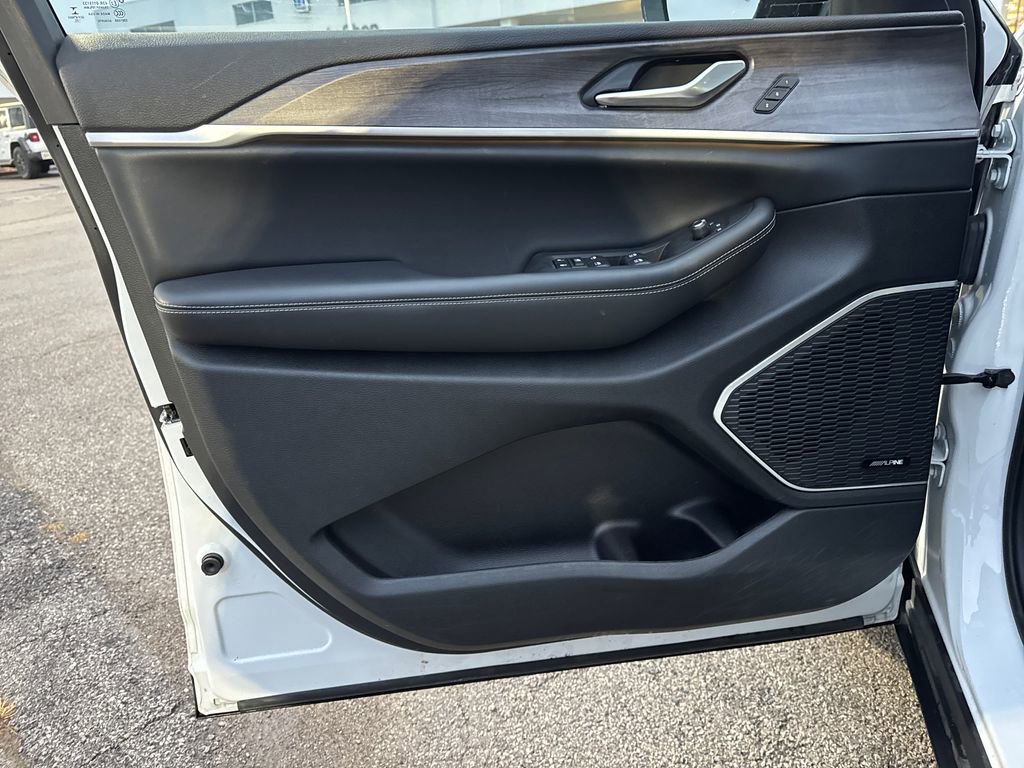 Certified 2022 Jeep Grand Cherokee L Limited image 12