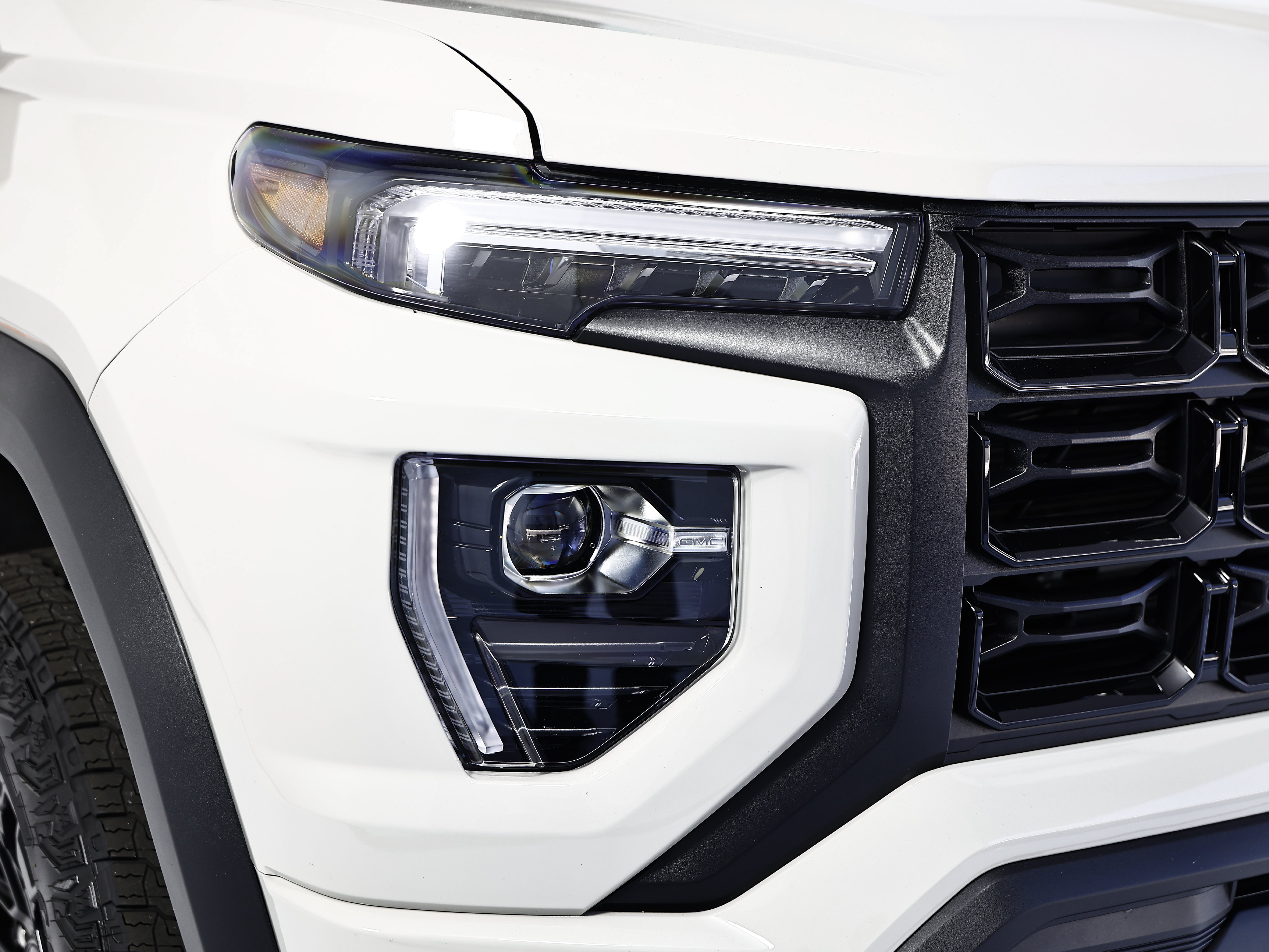 Used 2026 GMC Canyon Elevation RWD image 17