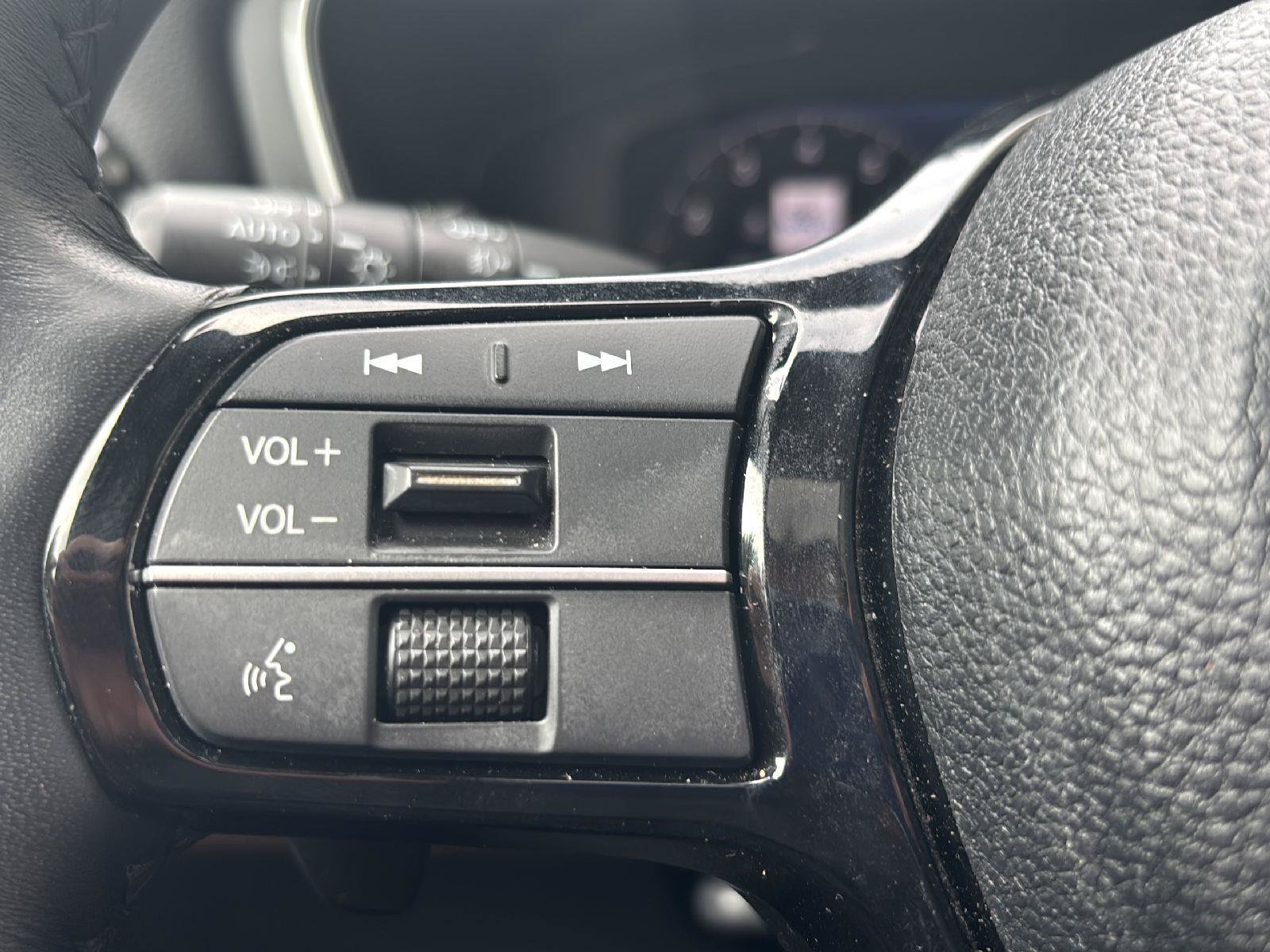 Used 2025 Honda Pilot Elite image 11