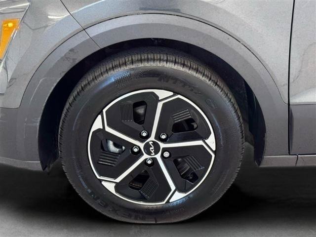 Used 2023 Kia Niro EX FWD image 34