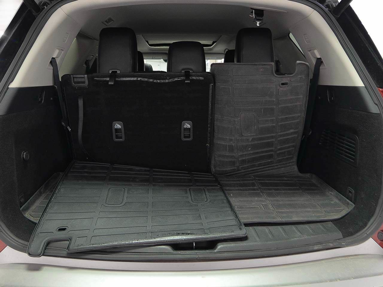 Used 2024 Nissan Pathfinder SL w/ SL Premium Package FWD image 13