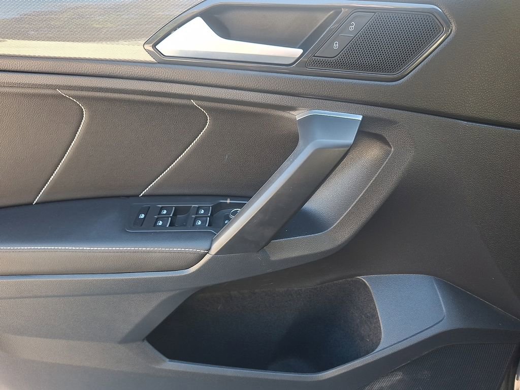 Used 2022 Volkswagen Tiguan SE image 13