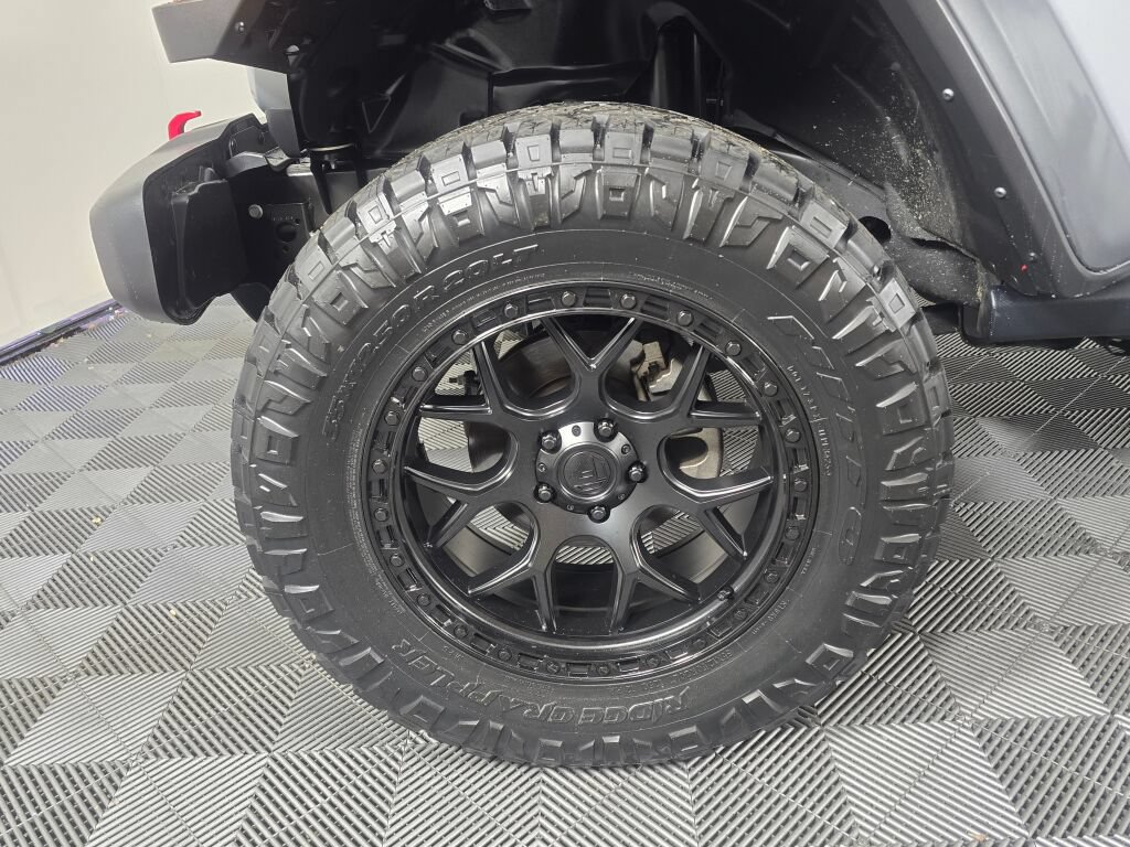 Used 2024 Jeep Wrangler Unlimited Rubicon AWD/4WD image 11