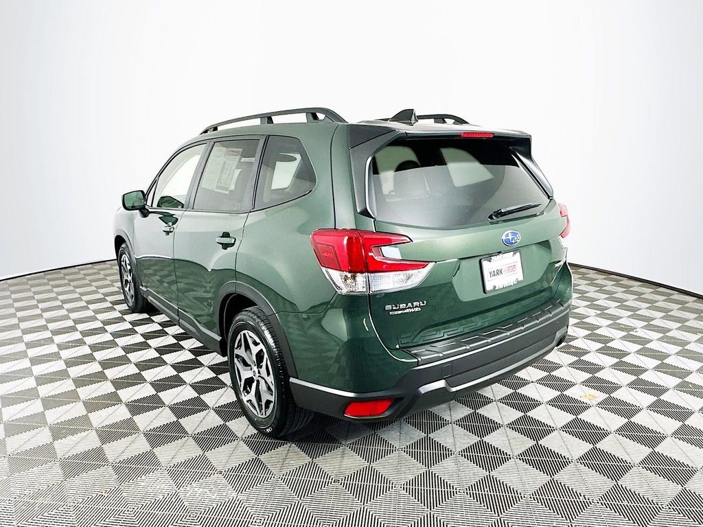 Used 2024 Subaru Forester Premium image 7