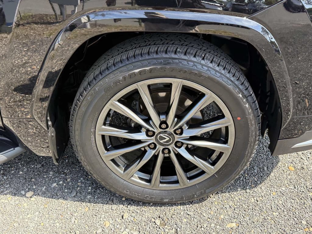 Used 2024 Lexus LX 600 F Sport AWD/4WD image 7