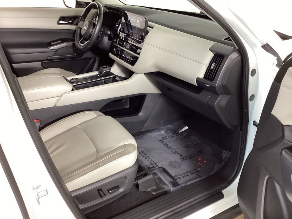 Used 2022 Nissan Pathfinder SL AWD/4WD image 40