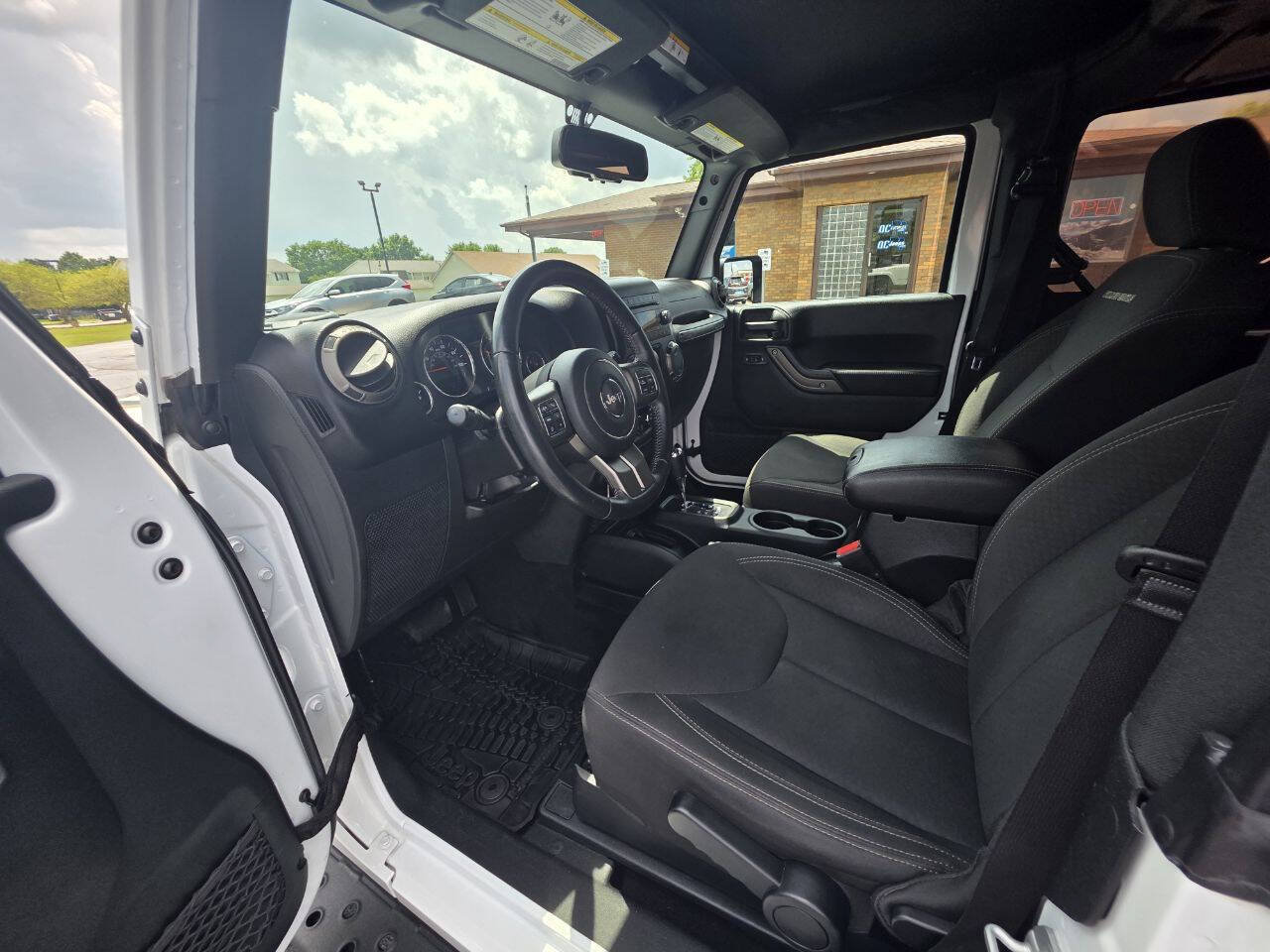 Used 2018 Jeep Wrangler Sport AWD/4WD image 10