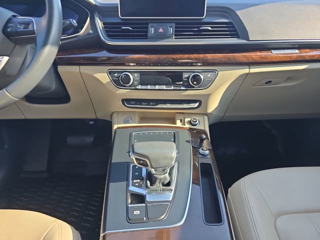 Used 2019 Audi Q5 2.0T Premium Plus w/ Premium Plus Package AWD/4WD image 11