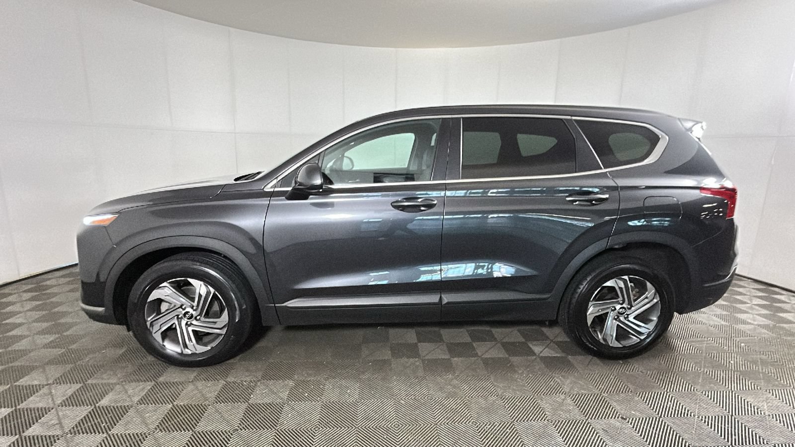 Certified 2023 Hyundai Santa Fe SE FWD image 7