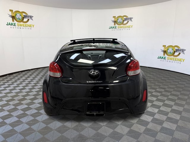 Used 2017 Hyundai Veloster Value Edition image 9