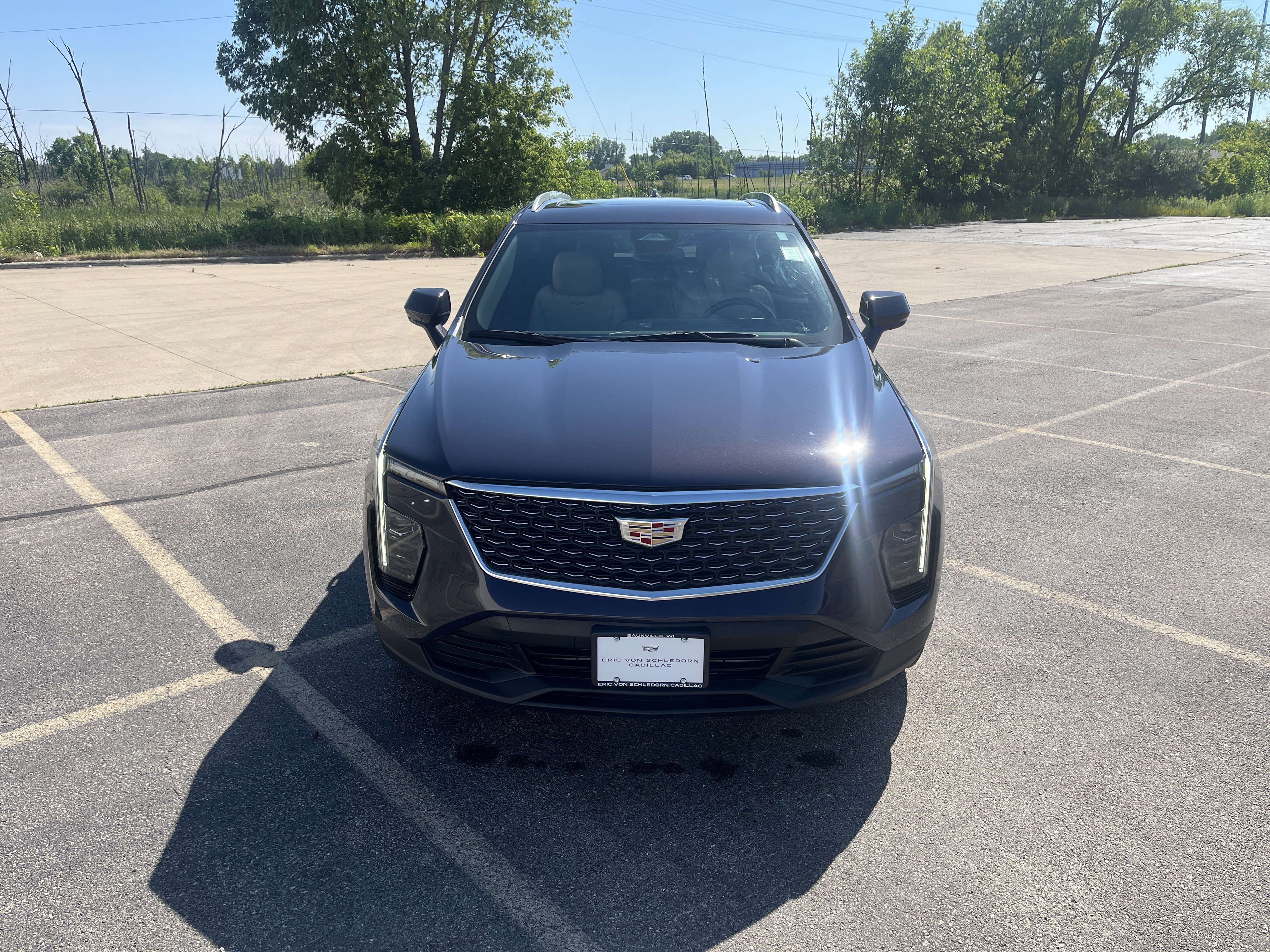 Used 2024 Cadillac XT4 Luxury w/ Cold Weather Package AWD/4WD image 2