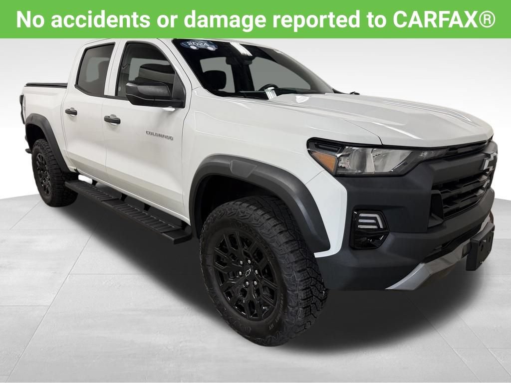 Certified 2024 Chevrolet Colorado Trail Boss w/ Advanced Trailering Package AWD/4WD image 3