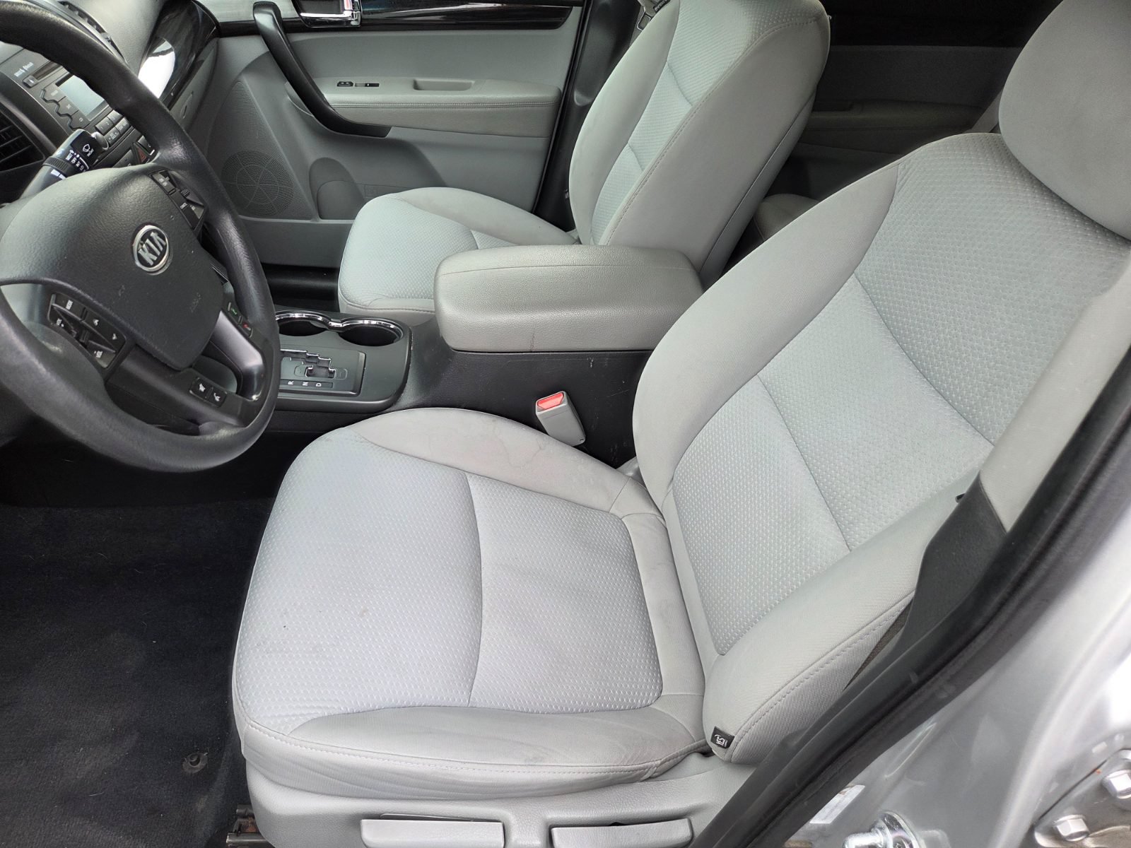 Used 2012 Kia Sorento LX w/ Convenience Pkg FWD image 8