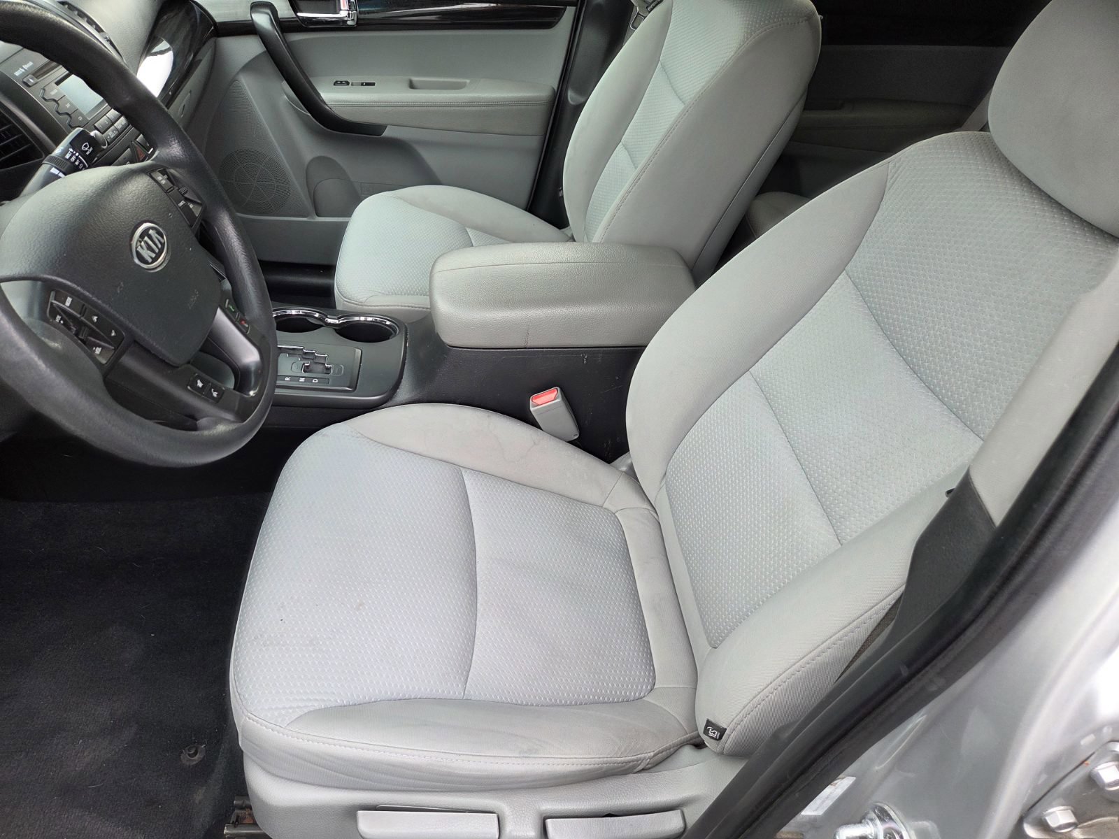 Used 2012 Kia Sorento LX w/ Convenience Pkg image 8