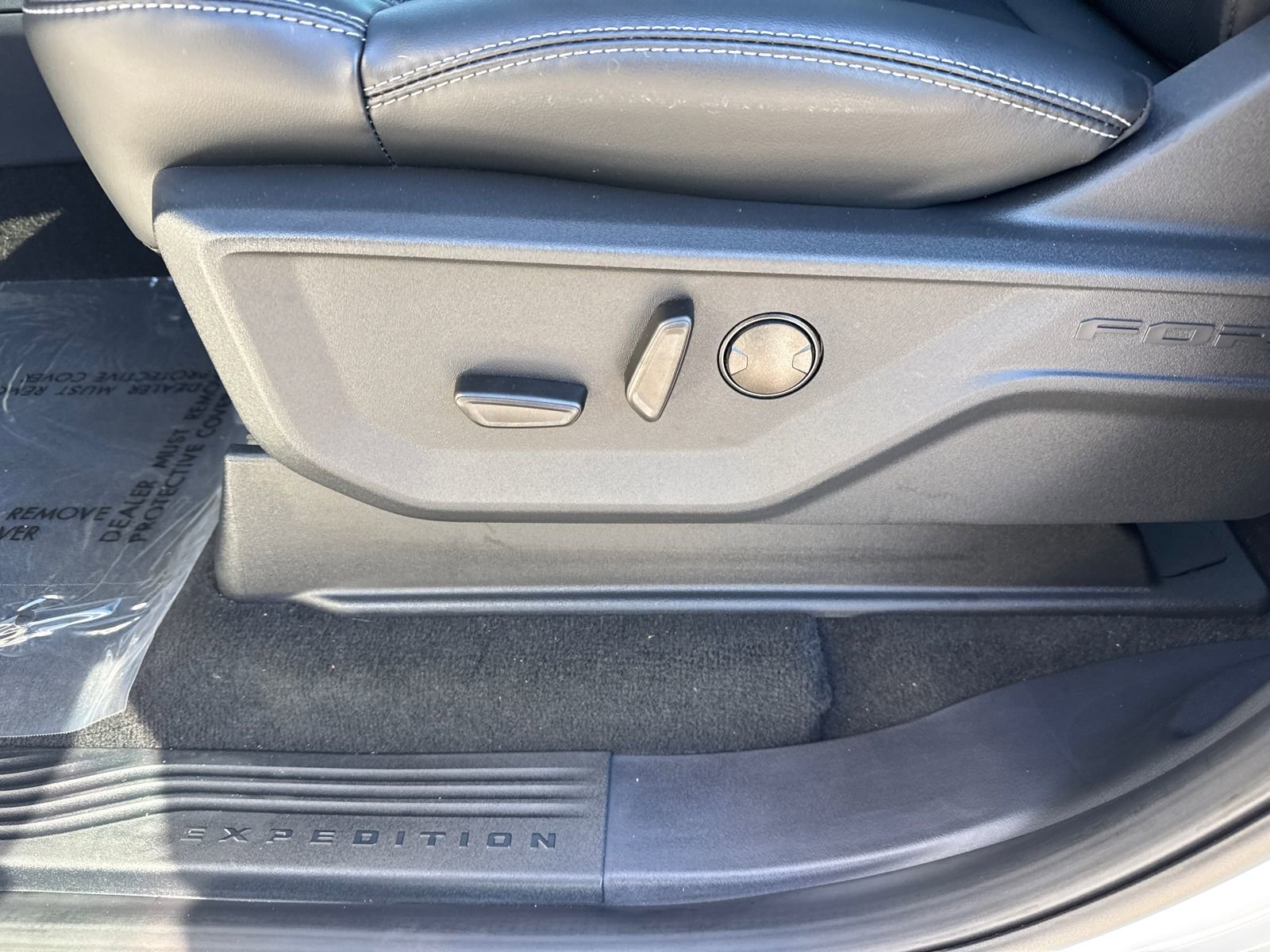 New 2026 Ford Expedition Max Platinum w/ Driver's Package AWD/4WD image 11