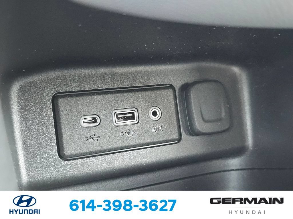 Used 2020 Chevrolet Equinox LT w/ Driver Convenience Package FWD image 32