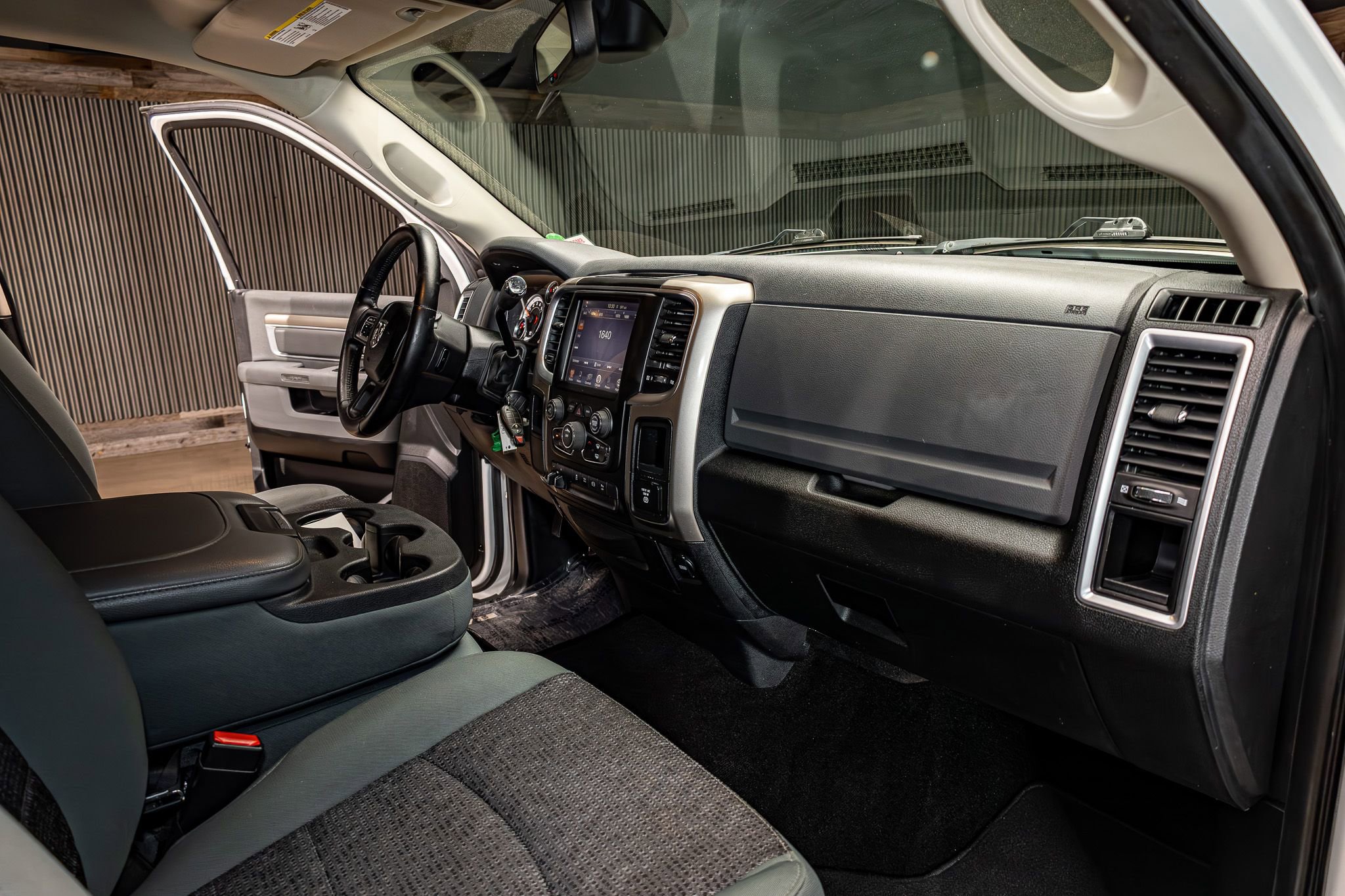 Used 2014 RAM 2500 SLT w/ Luxury Group RWD image 13